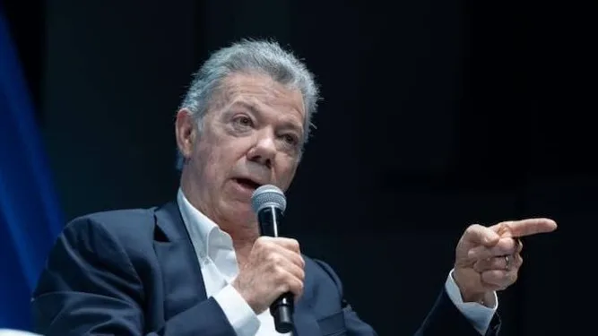 Juan Manuel Santos defiende patrimonio histórico tras retiro de piezas del Museo Nacional