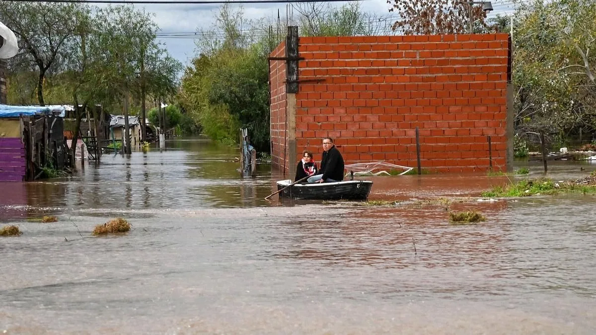 Inundaciones en Argentina dejan miles de evacuados en la frontera noreste