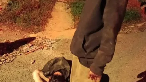 Dos presuntos ladrones fueron atacados por la comunidad y terminaron gravemente heridos.