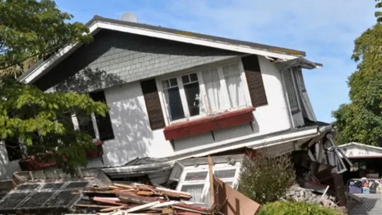 Gobierno entregará materiales y casas nuevas a las familias afectadas por el terremoto