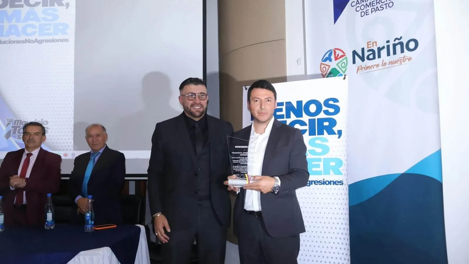 Francisco Fajado recibió reconocimiento por parte del concejal Mauricio Torres