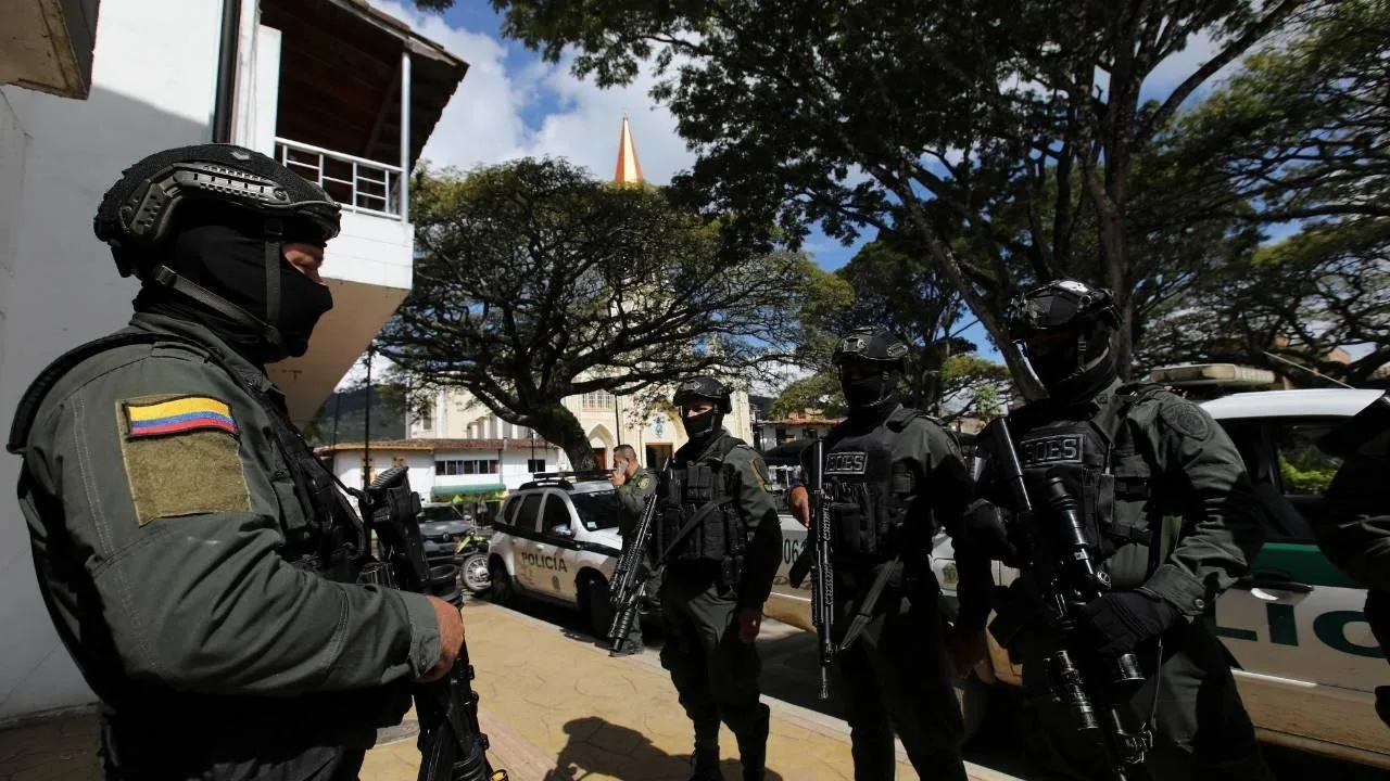 Ataque en  estación  policial  en  Pelaya  con  explosivos  y  drones durante la madrugada
