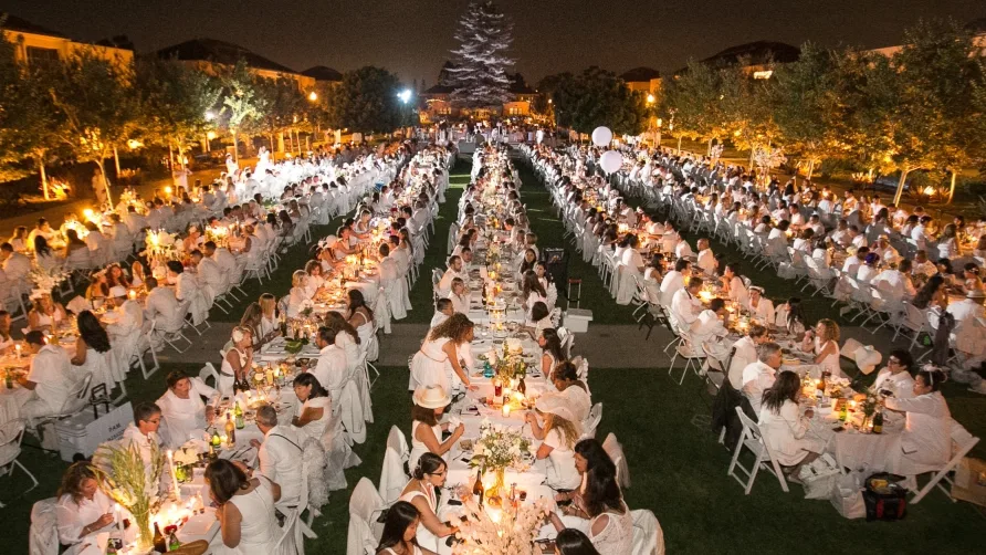 Dîner en Blanc: Cartagena se viste de blanco para una noche de lujo y cultura