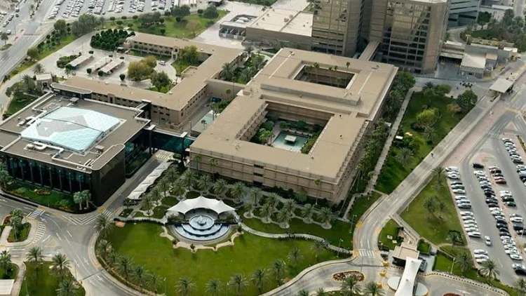 Rebeldes hutíes atacan la sede de Aramco en Arabia Saudita