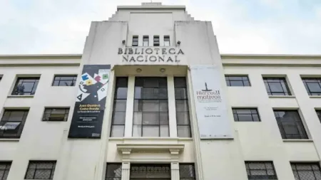 Exdirectoras alertan sobre el futuro de la Biblioteca Nacional