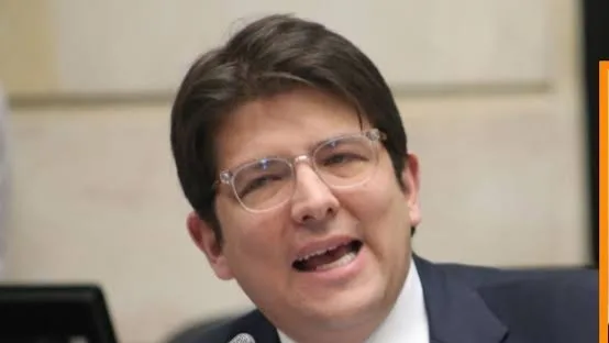 Familia de Miguel Uribe vuelve a señalar a Gustavo Petro