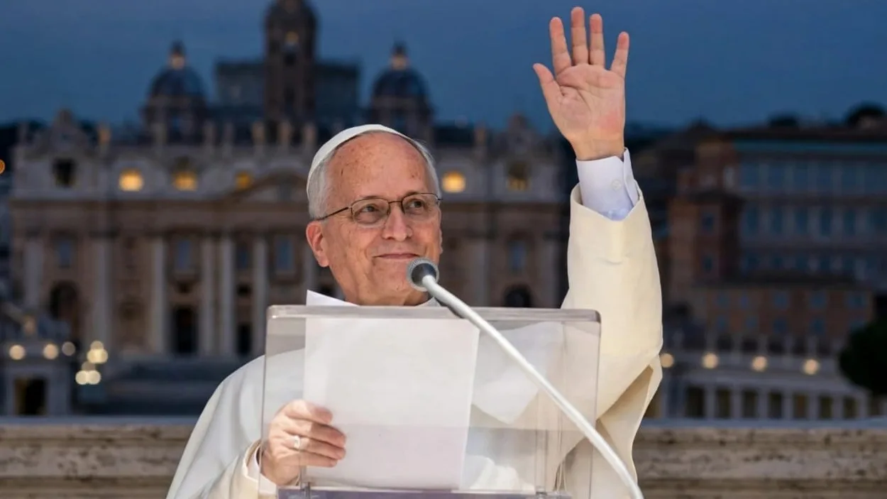 Papa León XIV recibe el alta tras cirugía por cáncer de pulmón en Roma