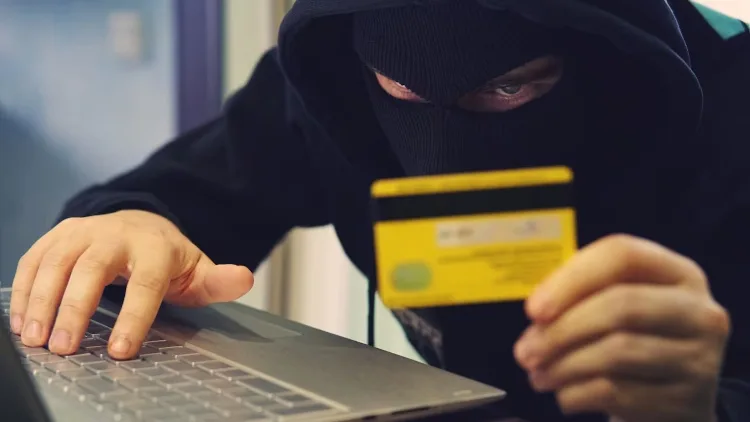 Estudiante denuncia hurto de dinero de su cuenta bancaria tras solicitar el bloqueo
