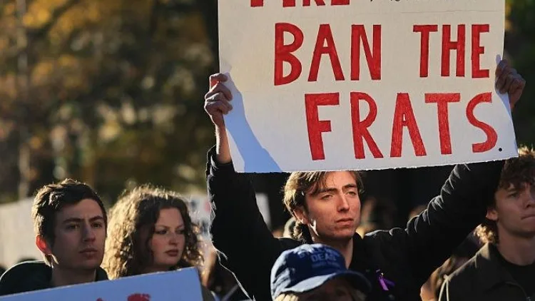 La Universidad Cornell suspende las fiestas de fraternidades hasta el fin del curso
