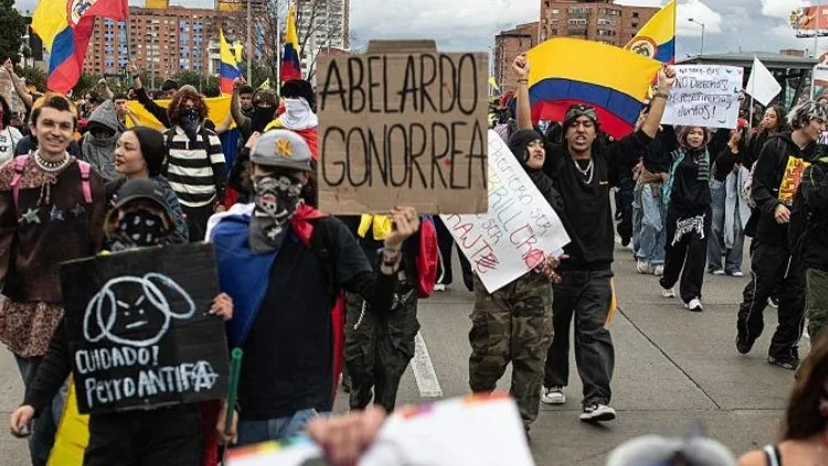 Congresistas demandan decreto que regula la protesta social en Colombia