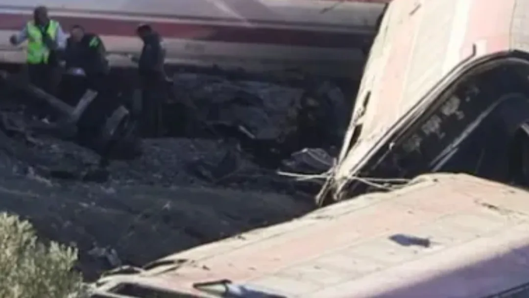 ‎Tragedia ferroviaria en España: choque de trenes deja al menos 46 muertos