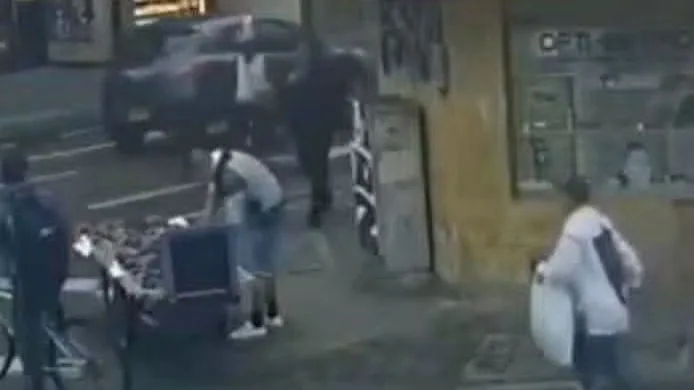 Vendedor ambulante fue apuñalado por la espalda en pleno centro de Pasto