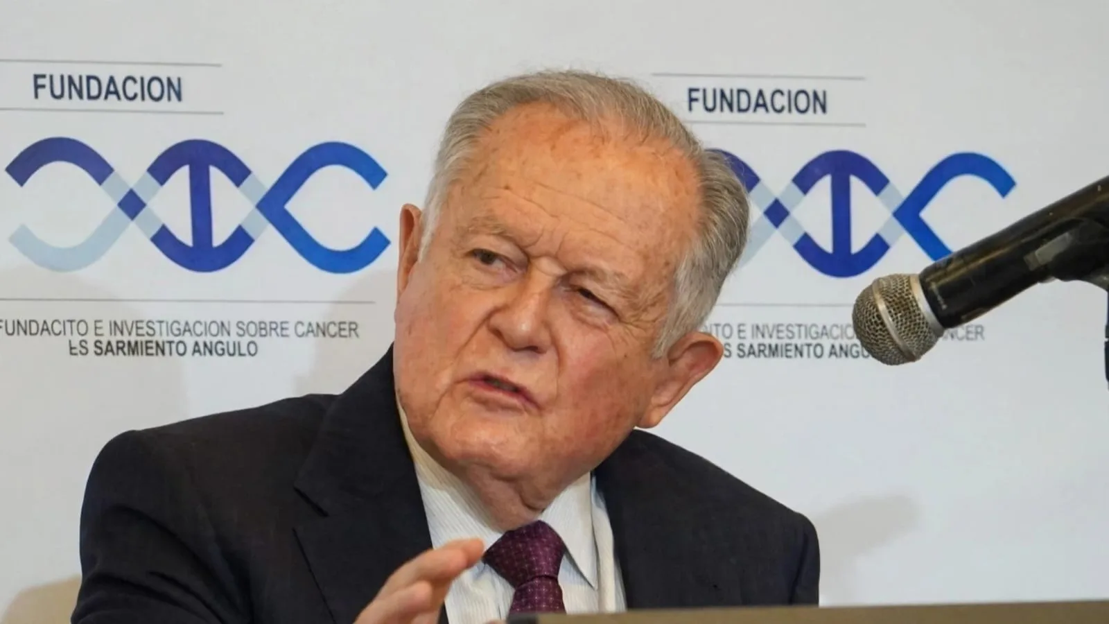Banco de Sarmiento Angulo lanza propuesta para salario mínimo de 2027