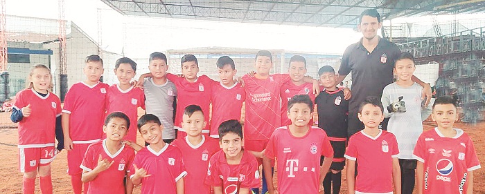 Encuentros de fútbol en la cancha Caza Talentos de Popayán