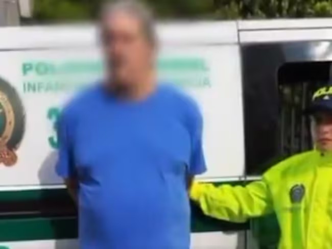 Capturan en Medellín a ciudadano estadounidense acusado de explotación sexual de menores, investigación conjunta revela red criminal internacional.