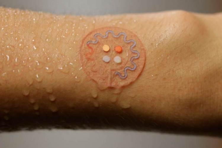 Parche inteligente analiza la salud a través del sudor