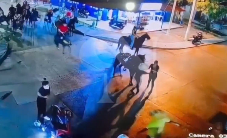 Accidente en Sabanalarga_ Motociclista choca brutalmente contra un caballo