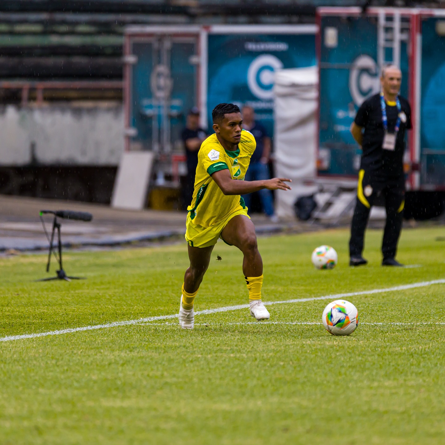 Atlético Huila cayó 0-1 ante Real Cartagena en Neiva, perdiendo invicto local y enfrentando urgencia de corregir errores.