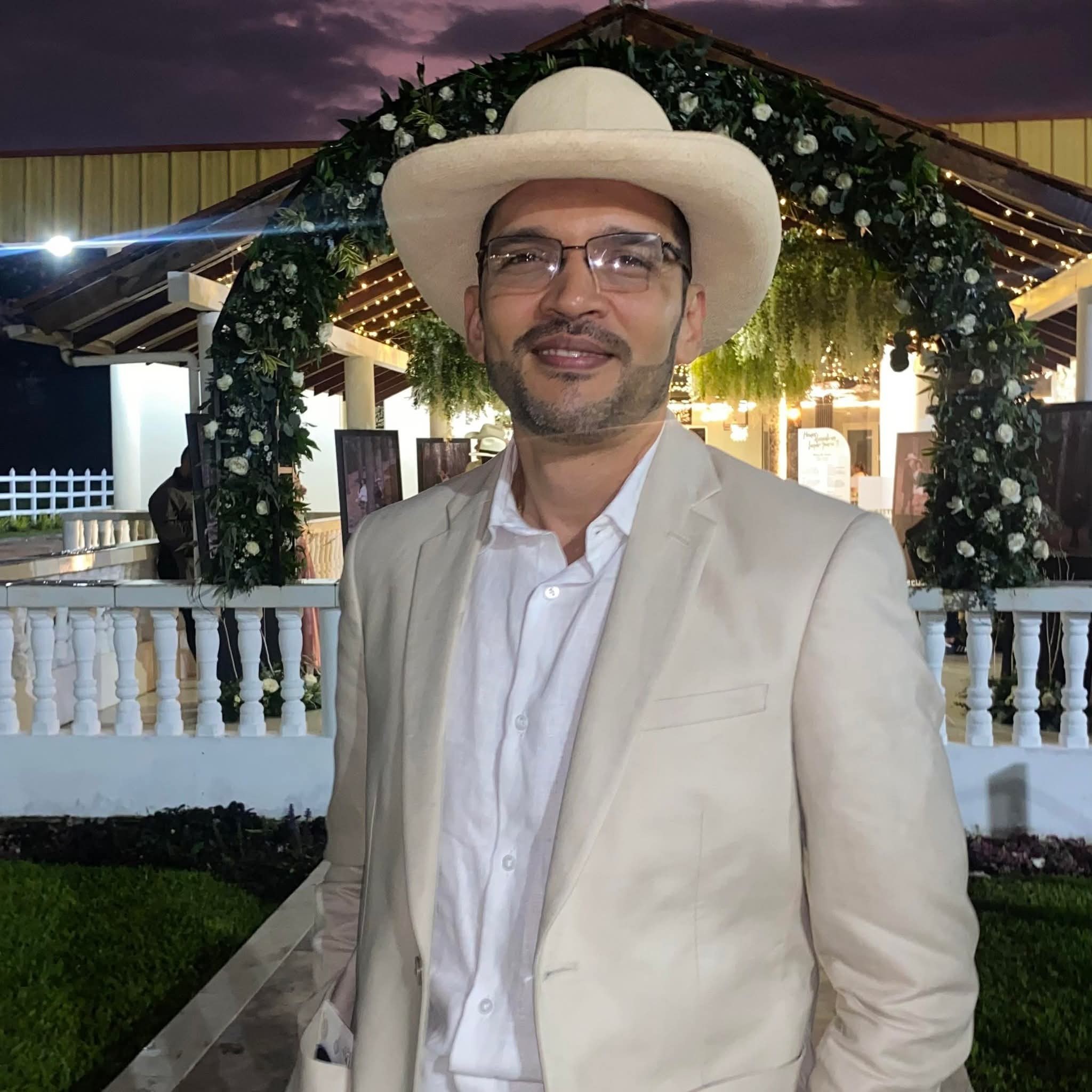 El médico Hernando Vargas Díaz fue asesinado en Pitalito; comunidad consternada exige justicia y mayor seguridad urgente.