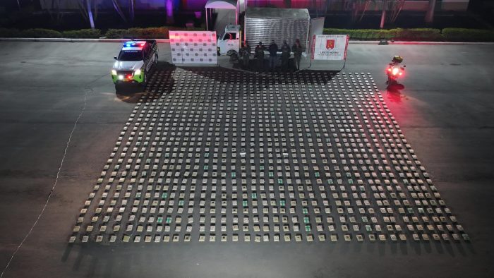 PolicĆa Huila incauta 1.3 toneladas de marihuana en Valle de Laboyos y captura al conductor; operativo afecta rutas del narcotrĆ”fico.