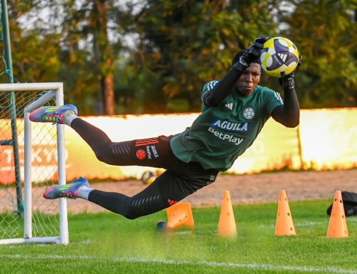 Luis Eduardo Mena, arquero del Atlético Huila, fue convocado a la Selección Colombia Sub-20 para microciclo rumbo al Mundial 2025.
