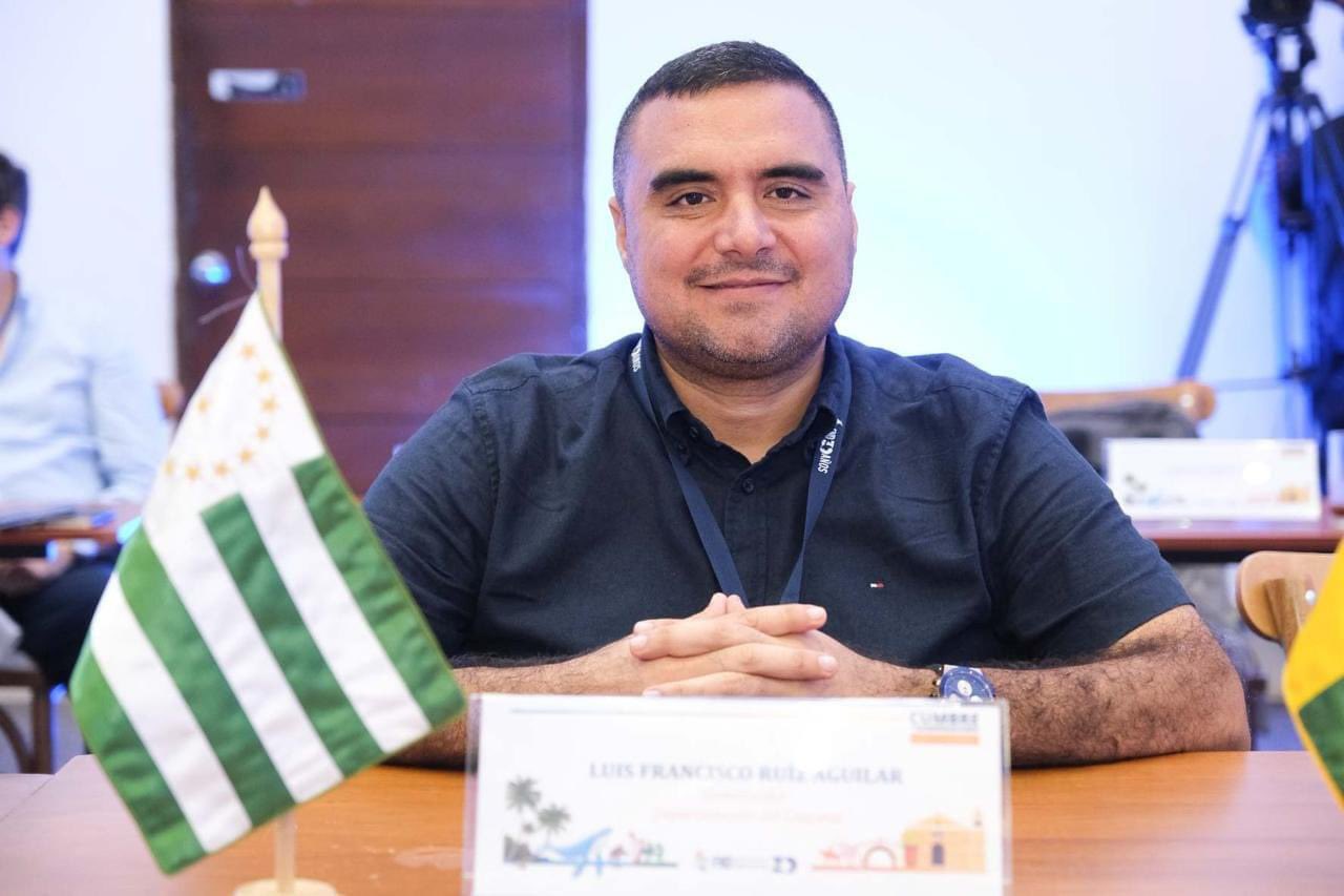 Gobernador de Caquetá, Luis Francisco Ruíz Aguilar, respaldó protestas en Florencia y exigió al Fondo Mixto cumplir con la doble calzada.