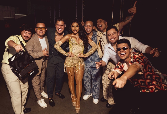 Shakira- Premios Monitor- homenaje-