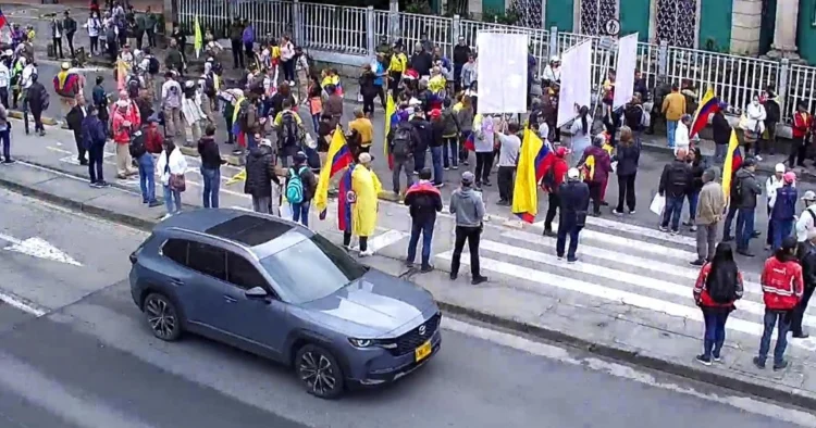 La movilidad en Bogotá se vio seriamente afectada por dos manifestaciones