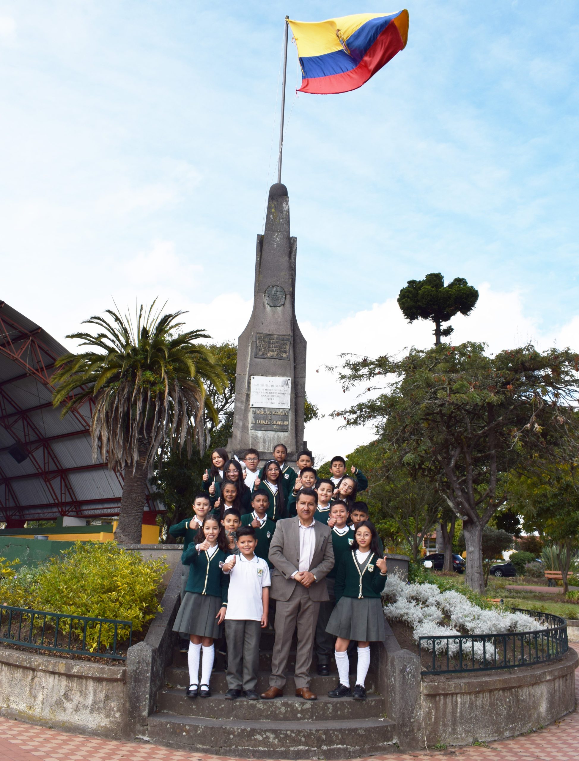 Maestro José Coral Assain, rector.