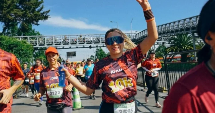Un Héroe Local Recorre 10K en el Festival de Verano 2025