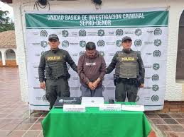 abusador de 3 estudiantes menores de edad