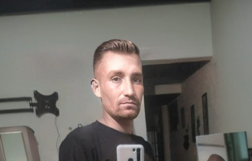 El exmilitar huilense José Emerson Córdoba murió en Ucrania tras ataque con dron; familiares esperan repatriación y le dan último adiós.