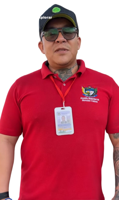 Alejandro Cruz, secretario.