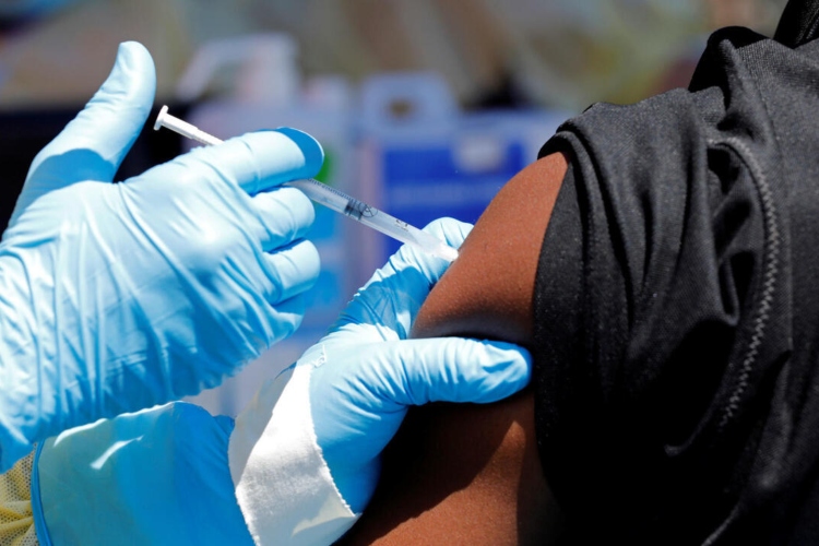 Brote de ébola en Congo deja 47 casos y 27 muertes