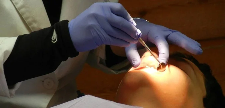 ¡Esto se sabe! Cárcel para un falso odontólogo por abuso sexual de una menor