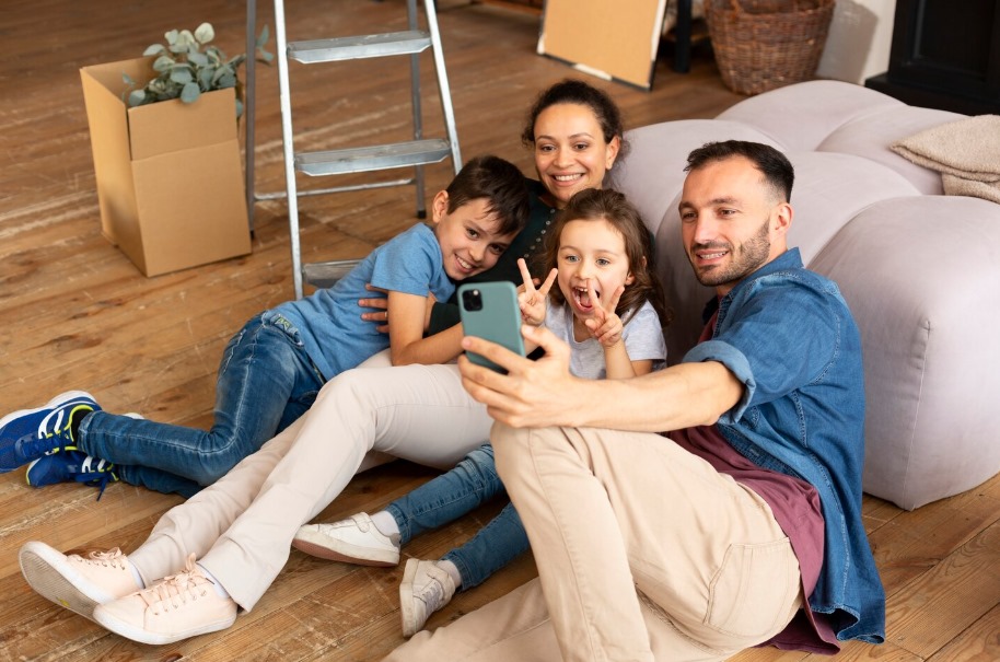 EL CELULAR EN LA VIDA FAMILIAR: CONECTIVIDAD Y NUEVAS DINÁMICAS