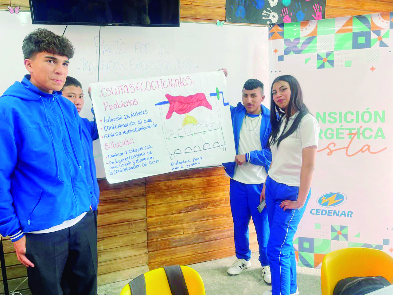 Elizabeth Quenan, Ángela Alvear y Camilo Pantoja.