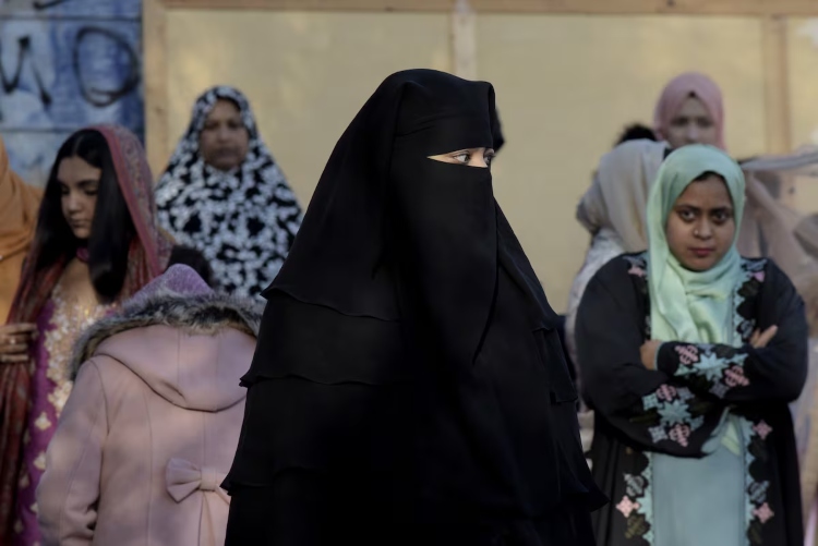 Italia busca prohibir los velos islámicos y la construcción de mezquitas