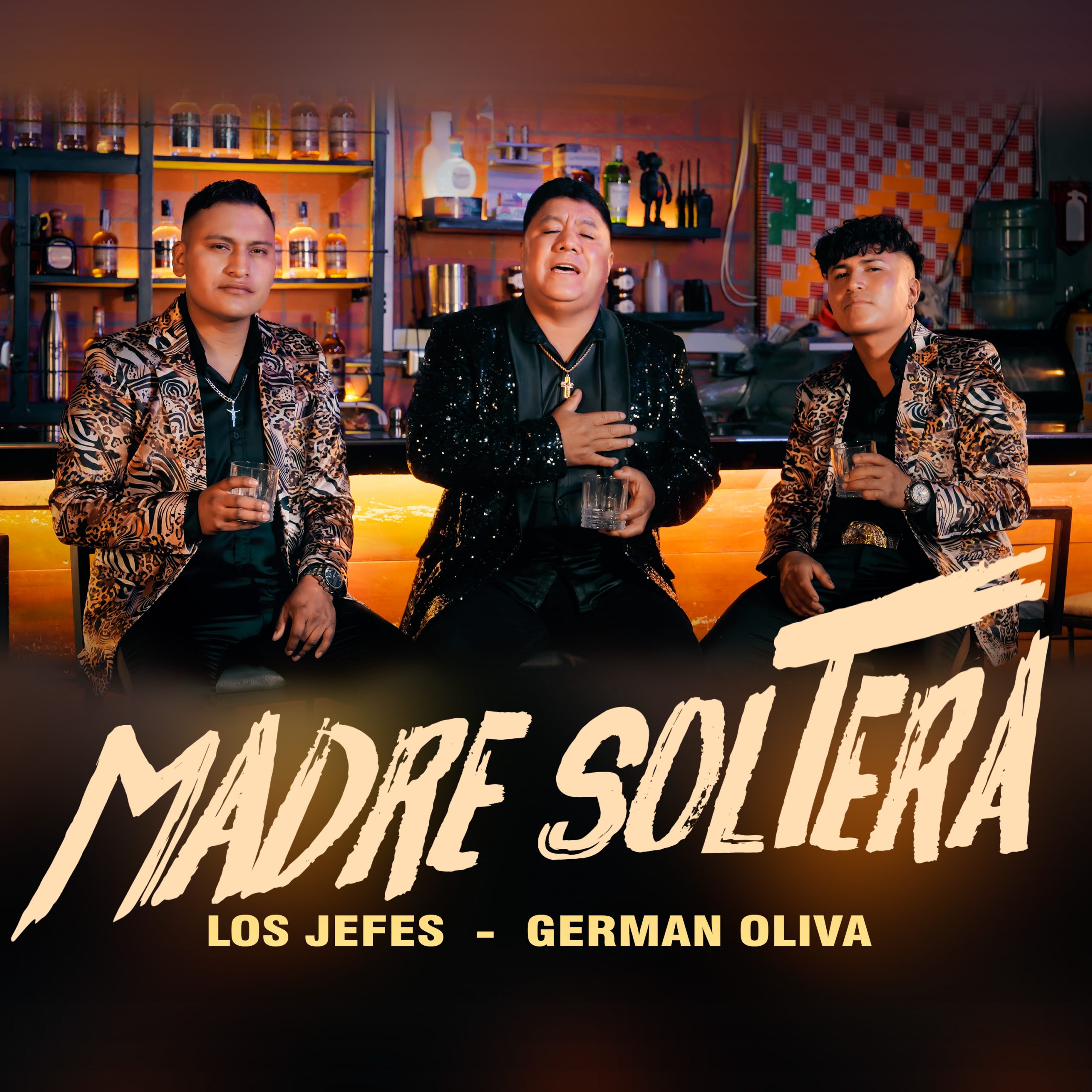 El dueto Los Jefes continúa consolidándose como una de las propuestas musicales más prometedoras de la región. Recientemente, lanzaron la emotiva canción “Madre Soltera” en colaboración con Germán Oliva, la cual ha tenido un impacto notable en redes sociales, especialmente en Facebook, donde está a punto de alcanzar los 2 millones de reproducciones. Esta canción ha conectado con miles de personas por su mensaje profundo y real sobre la lucha y valentía de las madres cabeza de hogar. Pero ‘Los Jefes’ no se detienen. Se viene una nueva colaboración con el reconocido artista Juan Carlos Hernández y Anhiel, en un formato acústico que promete mostrar una faceta más íntima y sensible del dueto. Además, han anunciado que están trabajando en más canciones originales, reforzando su compromiso con la autenticidad y la creación musical propia. Con un estilo que mezcla lo popular con letras cargadas de sentimiento, Los Jefes se están posicionando con fuerza tanto en escenarios locales como en plataformas digitales. Su constancia, talento y cercanía con el público los están llevando a nuevos niveles en su carrera artística.