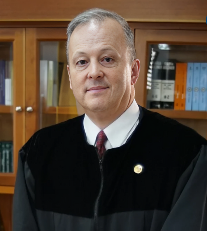 Destituyen a servidor judicial