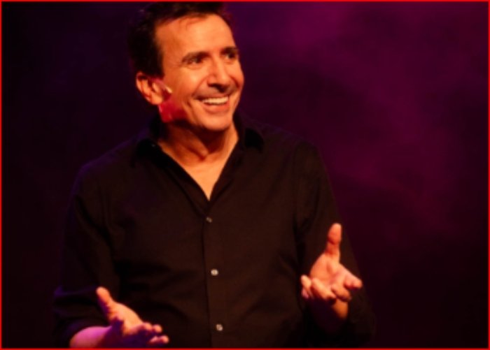 Teatro Cafam- Antonio Sanint-Bogotá - stand up -Org@asmo, todos venimos de al menos uno-