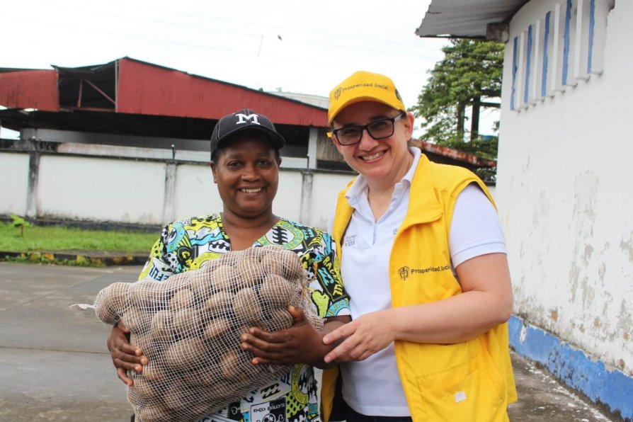 Gobierno entrega 70 toneladas de papa