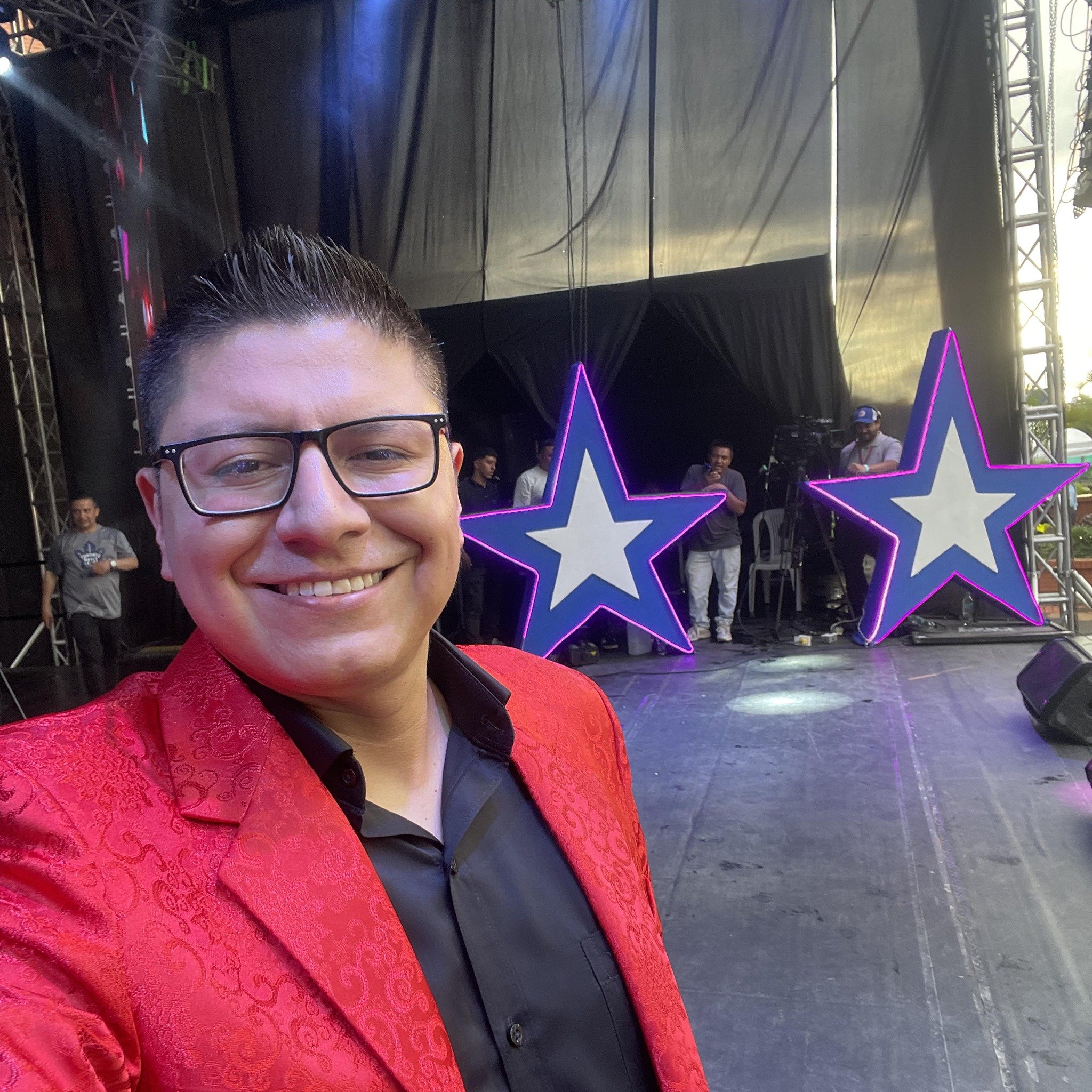 Jhon Flórez, artista de Ipiales, participa en Yo Me Llamo en Ecuador.