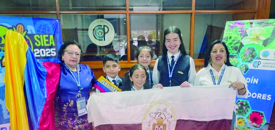 Estudiantes del Instituto Teresiano de Túquerres, junto a la rectora Fabiola Caicedo, participan en el encuentro ambiental en México, promoviendo el proyecto PRAE ‘Sin destruir vamos a construir’.