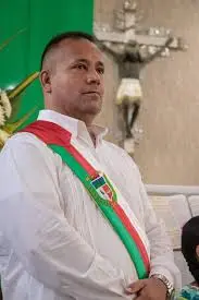 Cargos contra mandatario