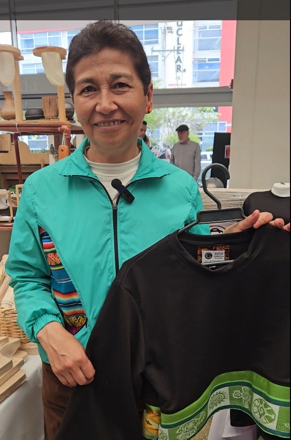 Gloría López, creadora de Creaciones Gloriosa, representa el talento artesanal nariñense con sus piezas únicas hechos a mano.