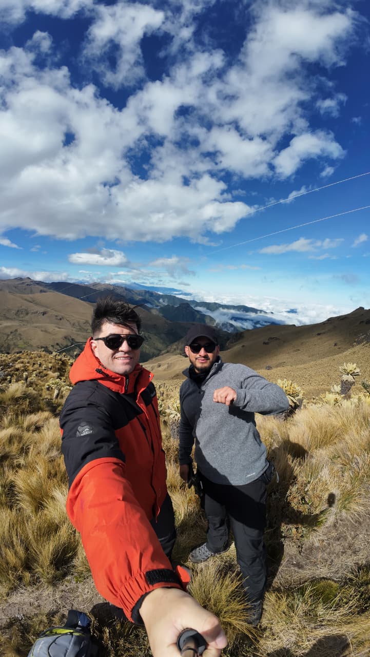 Carlos Toro y Hoveimar López, fundadores de Andariegos, expertos en guiar expediciones que revelan la riqueza natural y cultural del territorio nariñense.