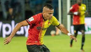 DEBÚT OFICIAL EN ECUADOR