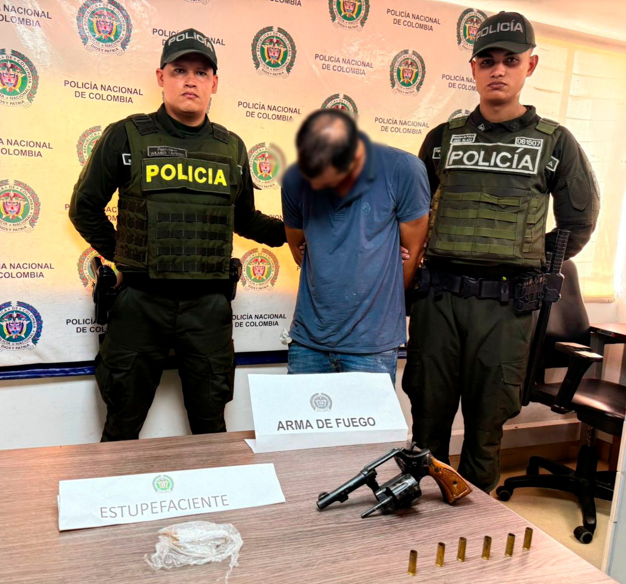 LO AGARRARON MANCAO