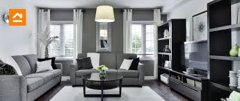 Los muebles de moda 2026 marcan un cambio claro en la forma de diseñar los espacios. Hoy, las tendencias combinan estética moderna con comodidad y funcionalidad. Ya no basta con que un mueble sea atractivo: también debe adaptarse al estilo de vida actual. En este contexto, los hogares evolucionan hacia ambientes más prácticos, acogedores y personalizados. Por eso, elegir los muebles adecuados se convierte en una decisión clave para lograr espacios equilibrados.